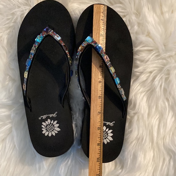Black w/ multicolor jewels Yellow Box flip flops, like new, sz. 8 1/2. $29 - Picture 7 of 12